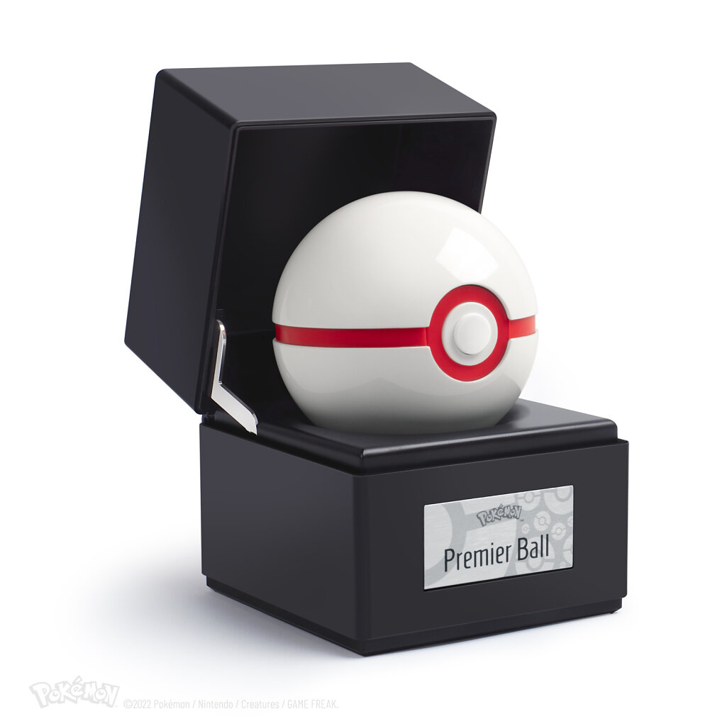 Premier-Ball-in-display-case-3216x3314px.jpg