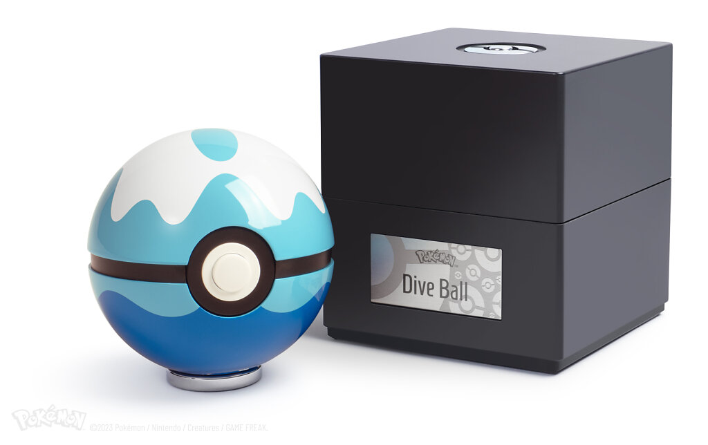 Dive-ball-next-to-display-case-closed-3500x2200.jpg