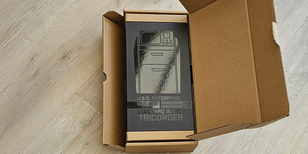 tricorder-in-box